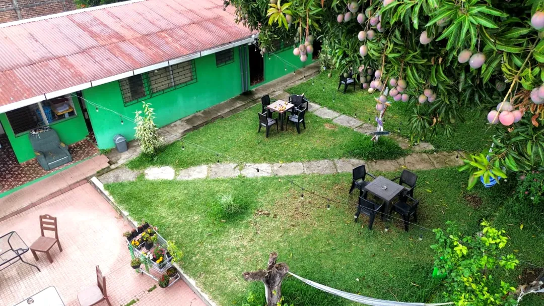 Ricks Hostel Santa Ana 4