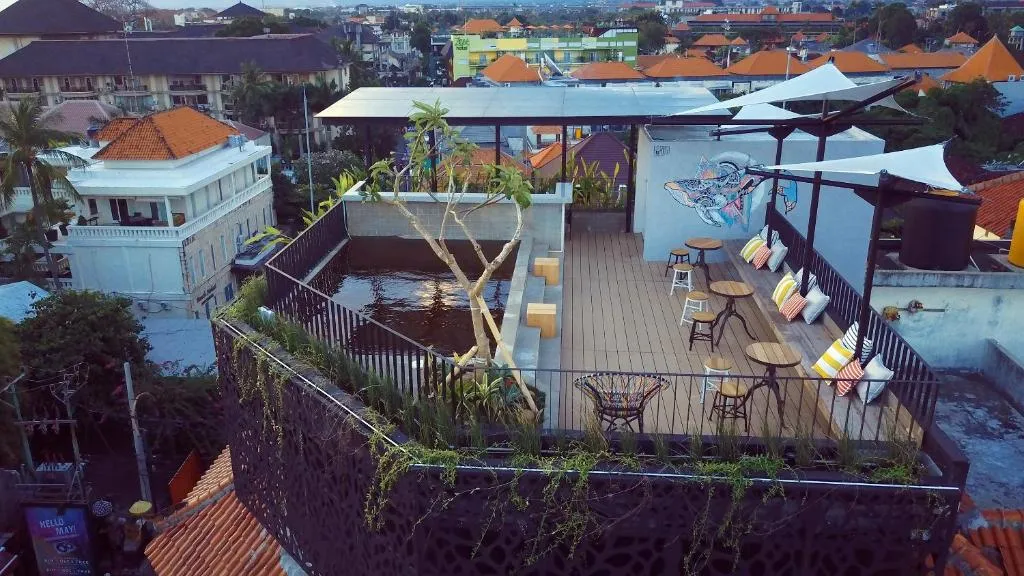 Borough Capsule Hostel 5