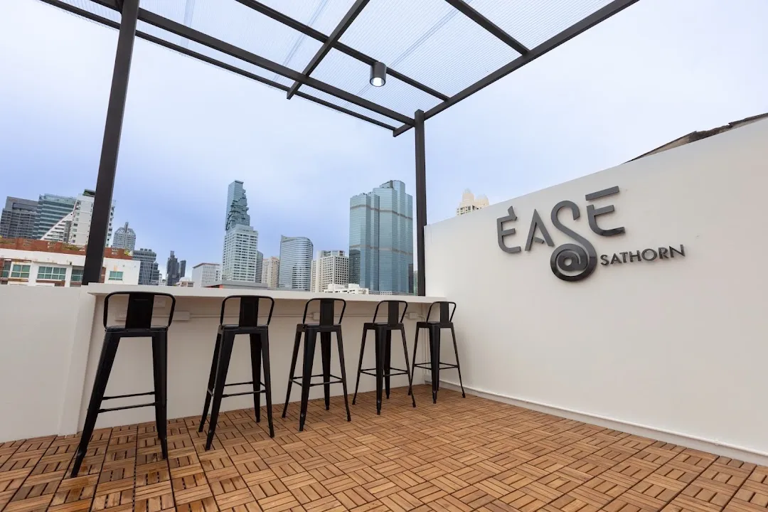 Ease @ Sathorn Hostel and Cafe 5
