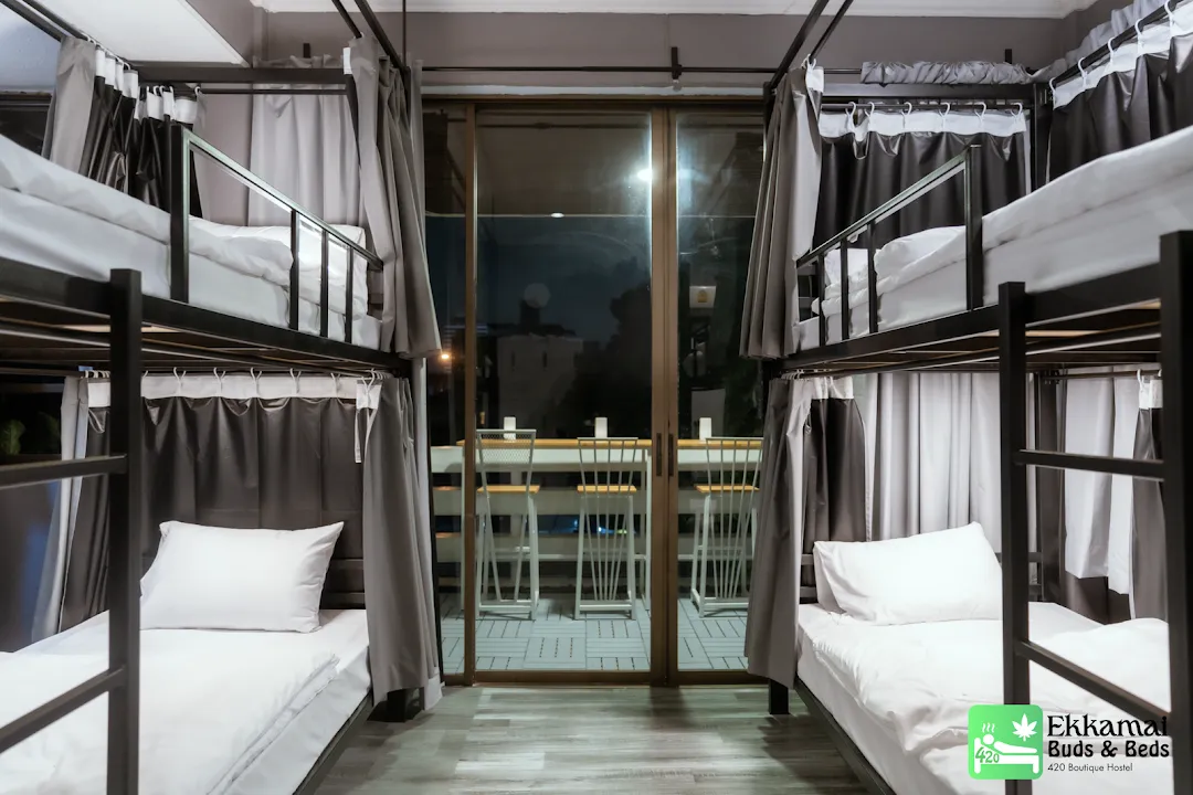 Ekkamai Buds & Beds - 420 Hostel 2