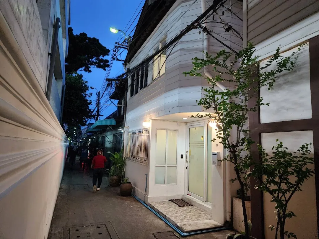 Green Apple Khaosan Hostel 3