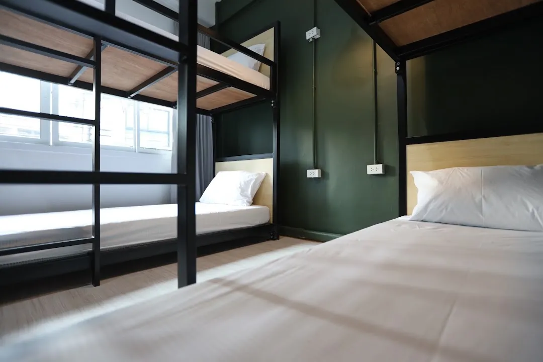 Local Time Bangkok Hostel & Cafe 5