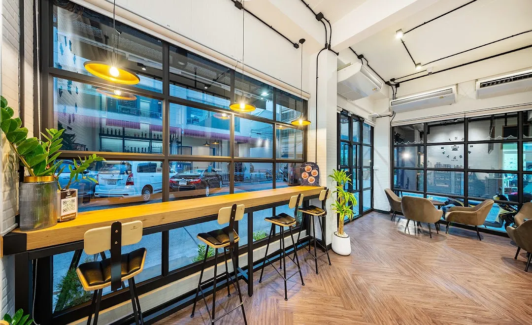 Siam Subway Hostel and Café bangkok 5