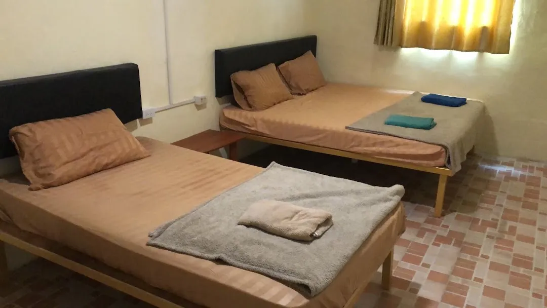 The House Hostel 2