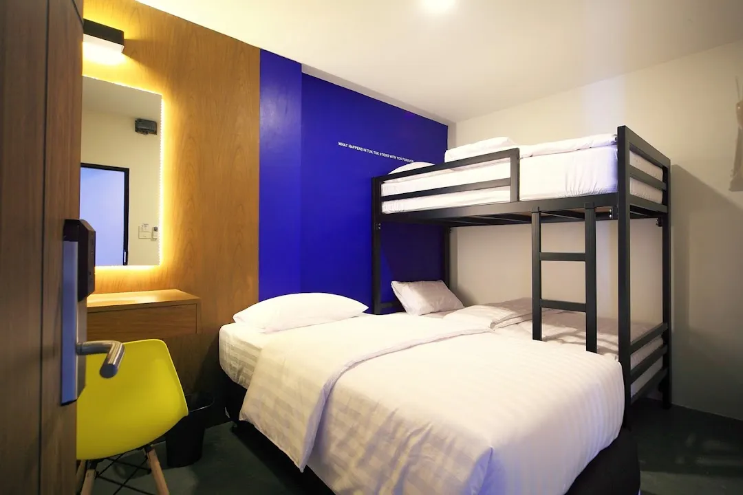Tuk Tuk Hostel 2