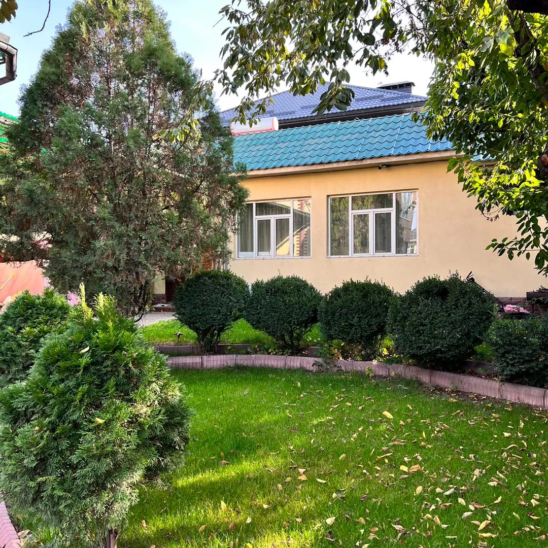 Happy Moments Hostel in Bishkek 4