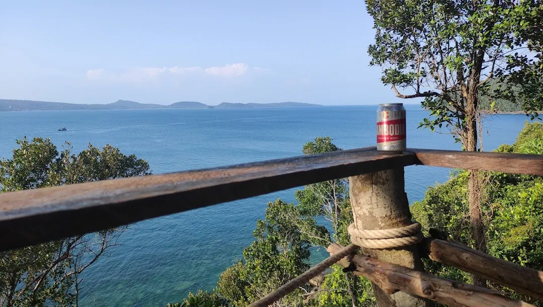 The Cliff Hostel,M'pai bay