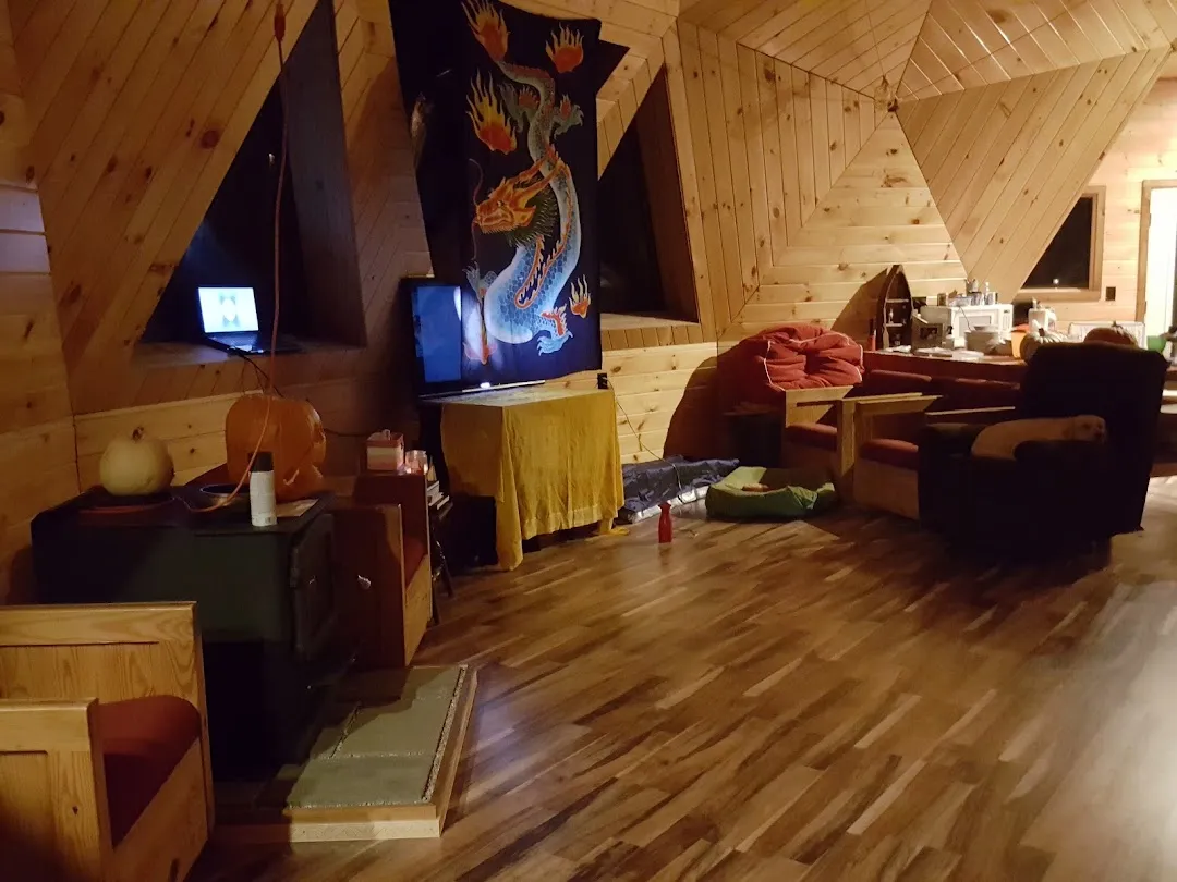 Nature home hostel & cafe 4