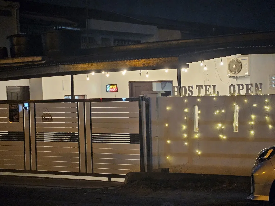 PIRATE’S COVE HOSTEL 4