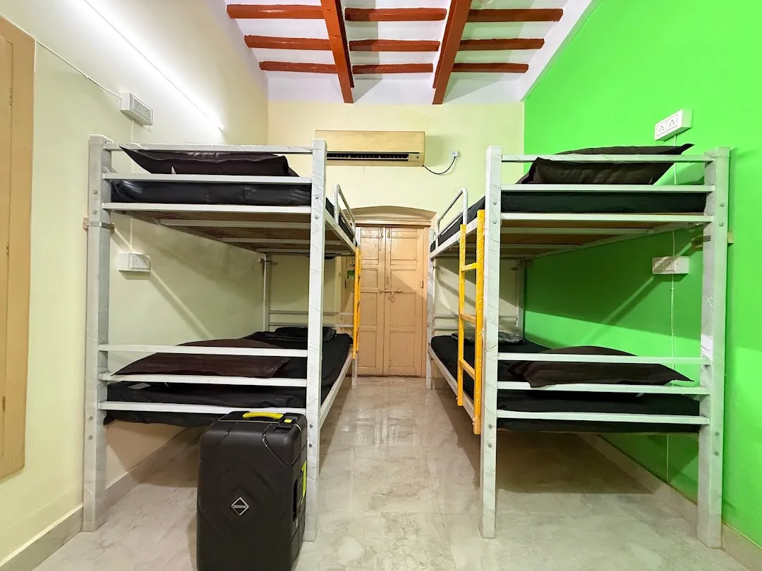 SUITCASE STORIES HOSTEL 4