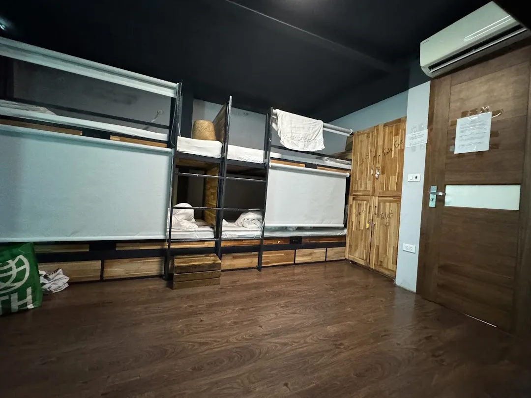 Re Hostel, Re Hotel 5