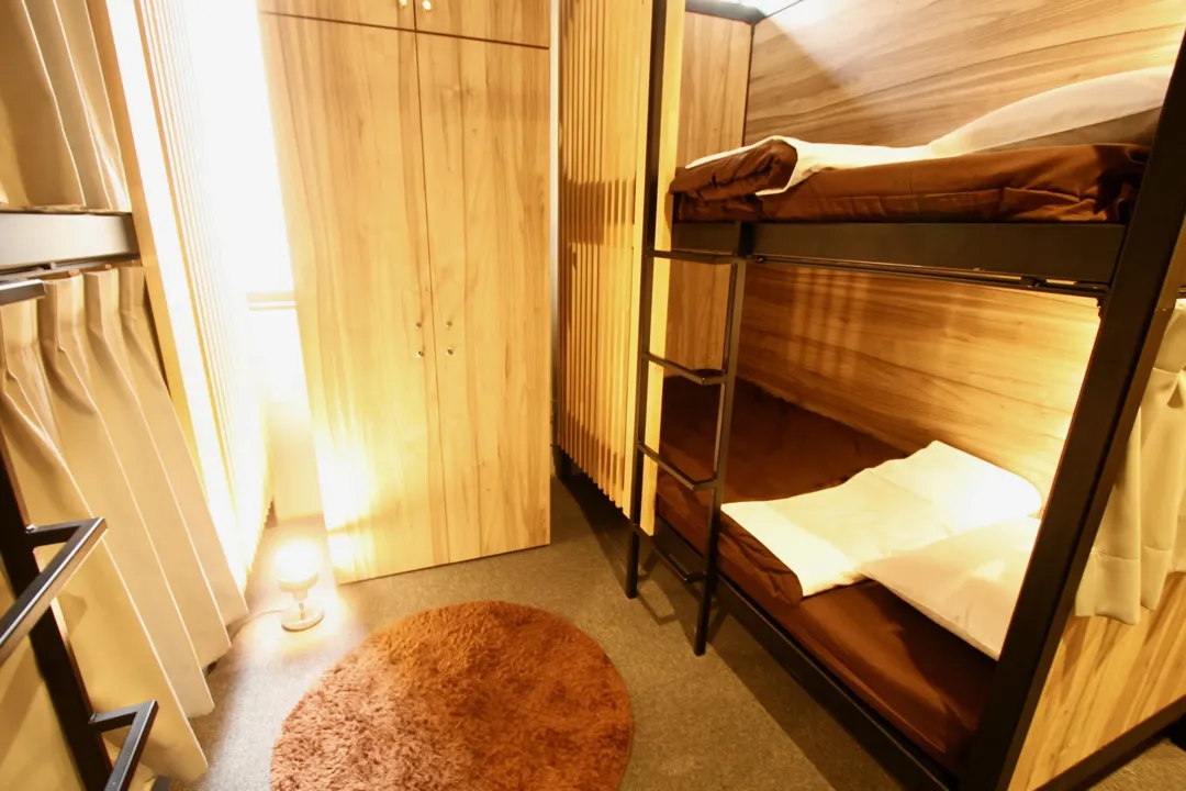 Namba Guesthouse HIVE 4