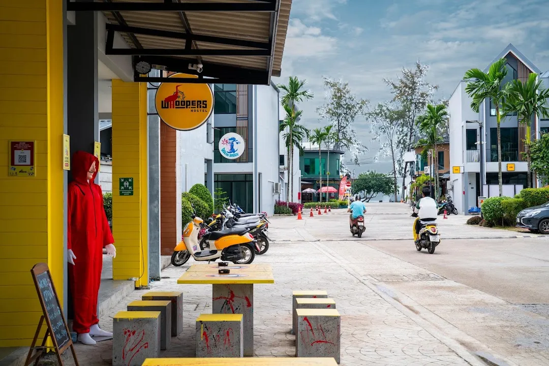 Whoopers Hostel Ao Nang - By The Beach