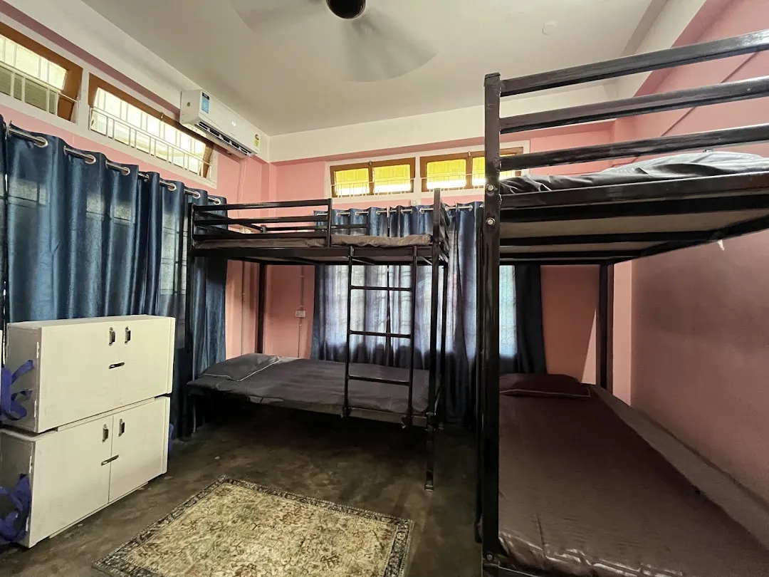 THE BACKPACKERS HOSTEL 2