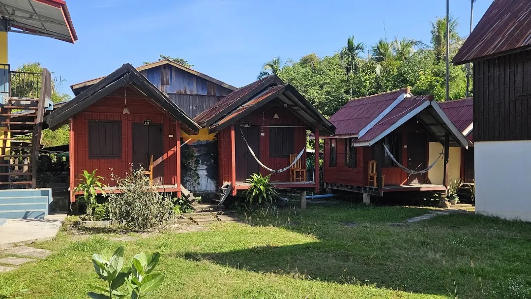 Easy Go Backpackers