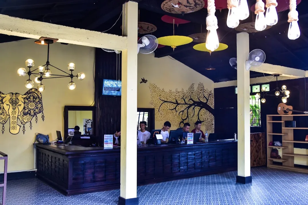 Mad Monkey Luang Prabang 5