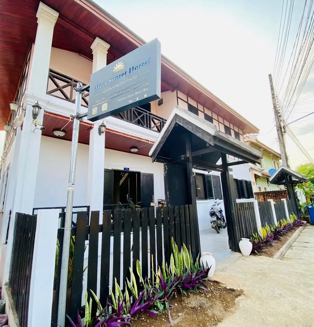 Meet sunset Hostel Luang Prabang 4