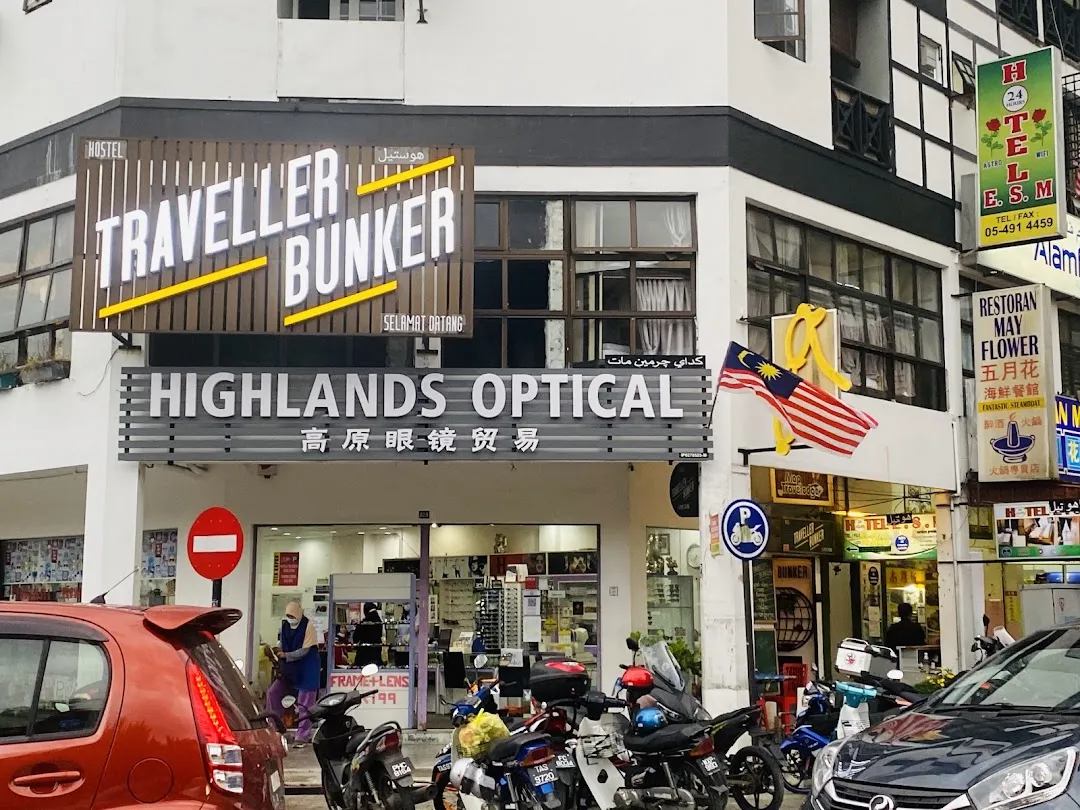 Traveller Bunker Hostel 3