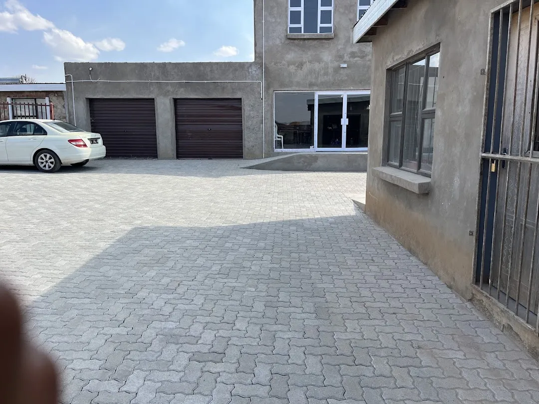 Mphatlalatsane BnB 4