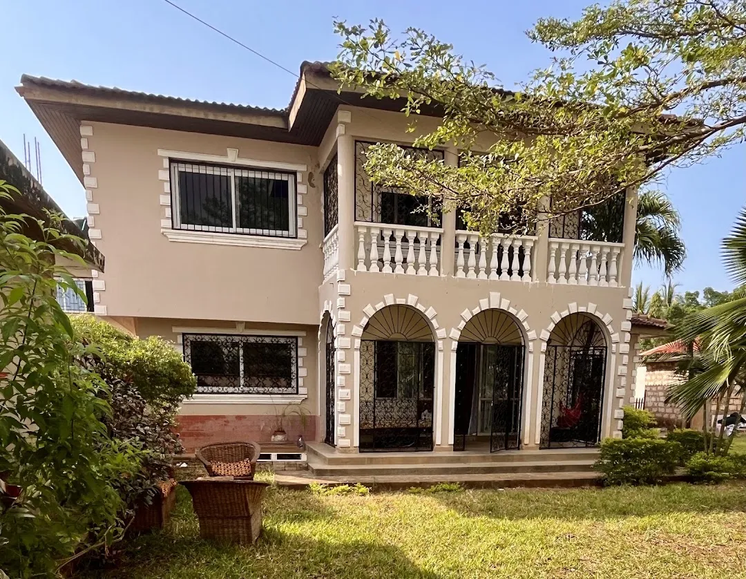 Akogo House. (Hostel and Backpackers)