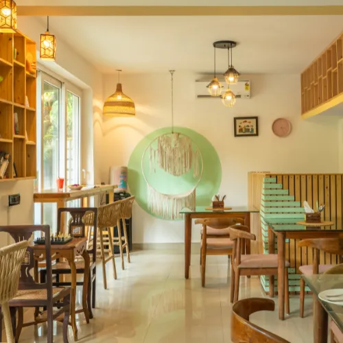 Locomo Hostel OG | Stay • Work • Eat 4