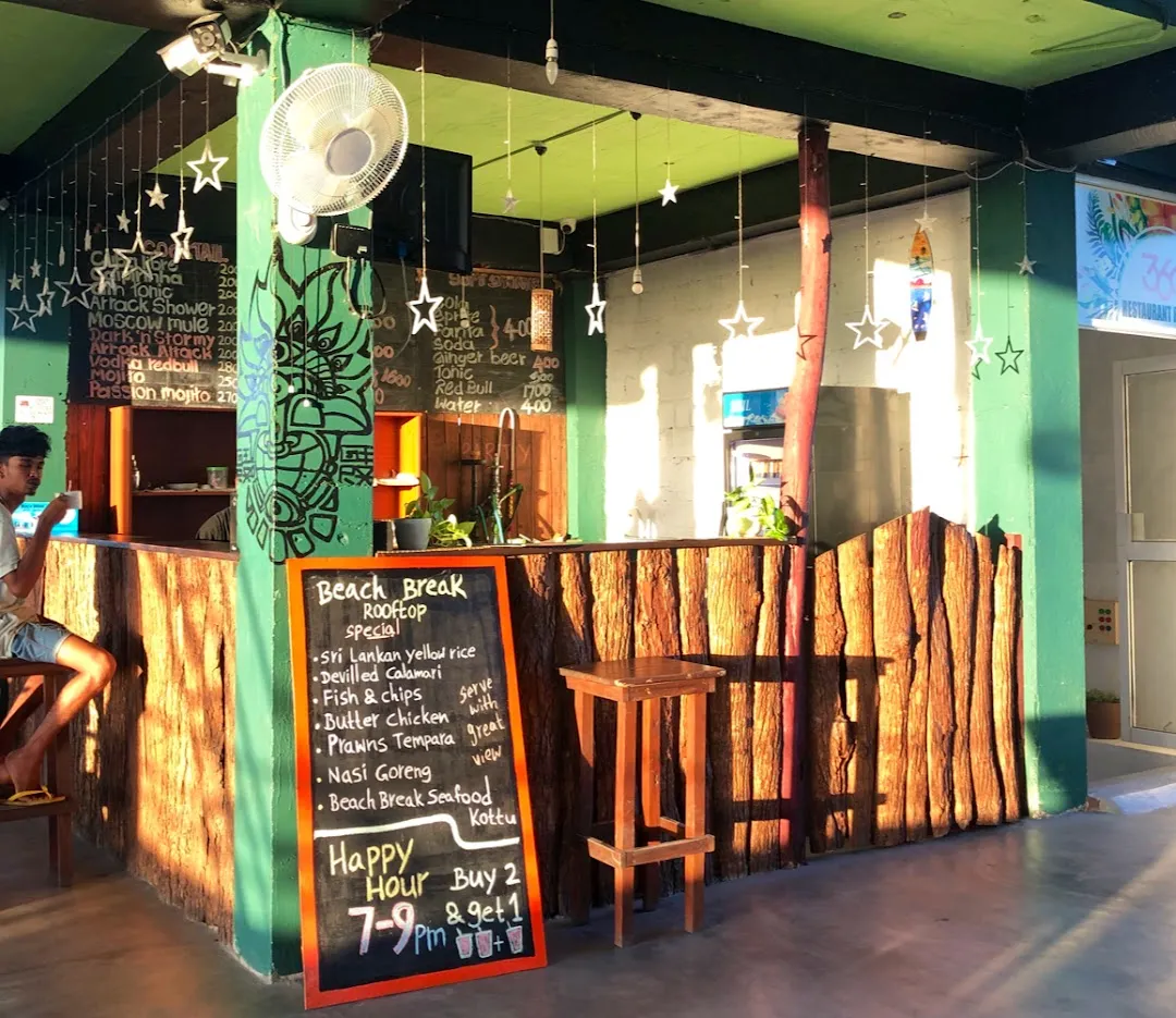 Beach Break Surf Hostel & Restaurant 4