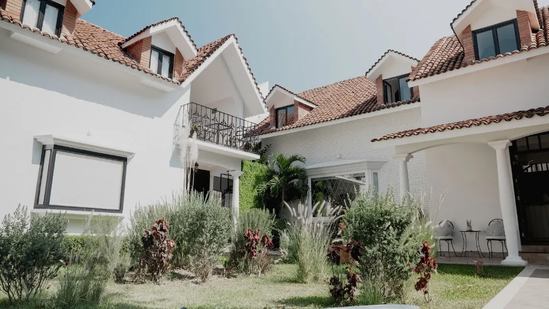 Casa Bonita Hotel & Luxury Residence