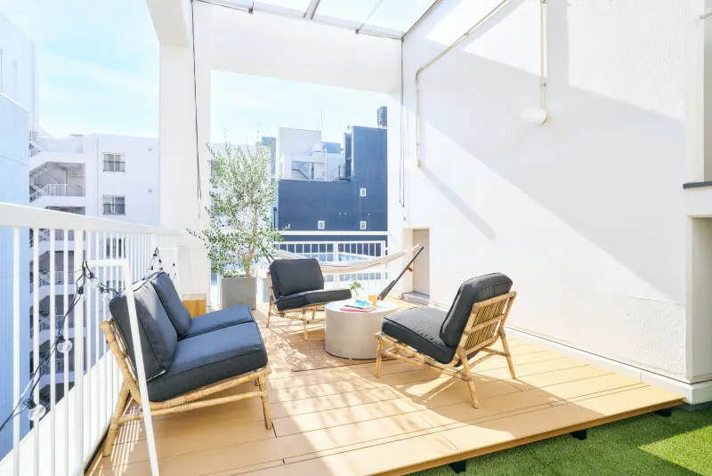& AND HOSTEL SHINSAIBASHI EAST