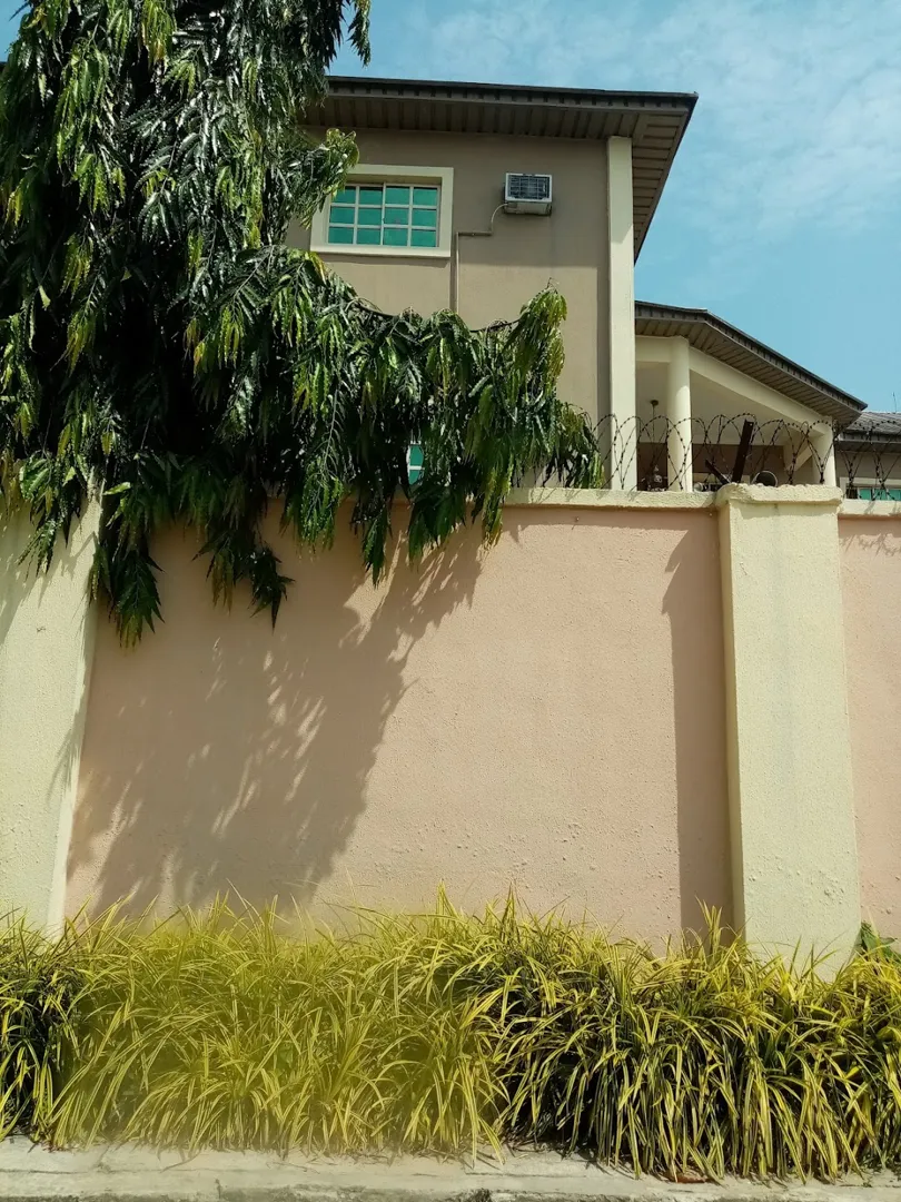 Pakas Hotel and Suites