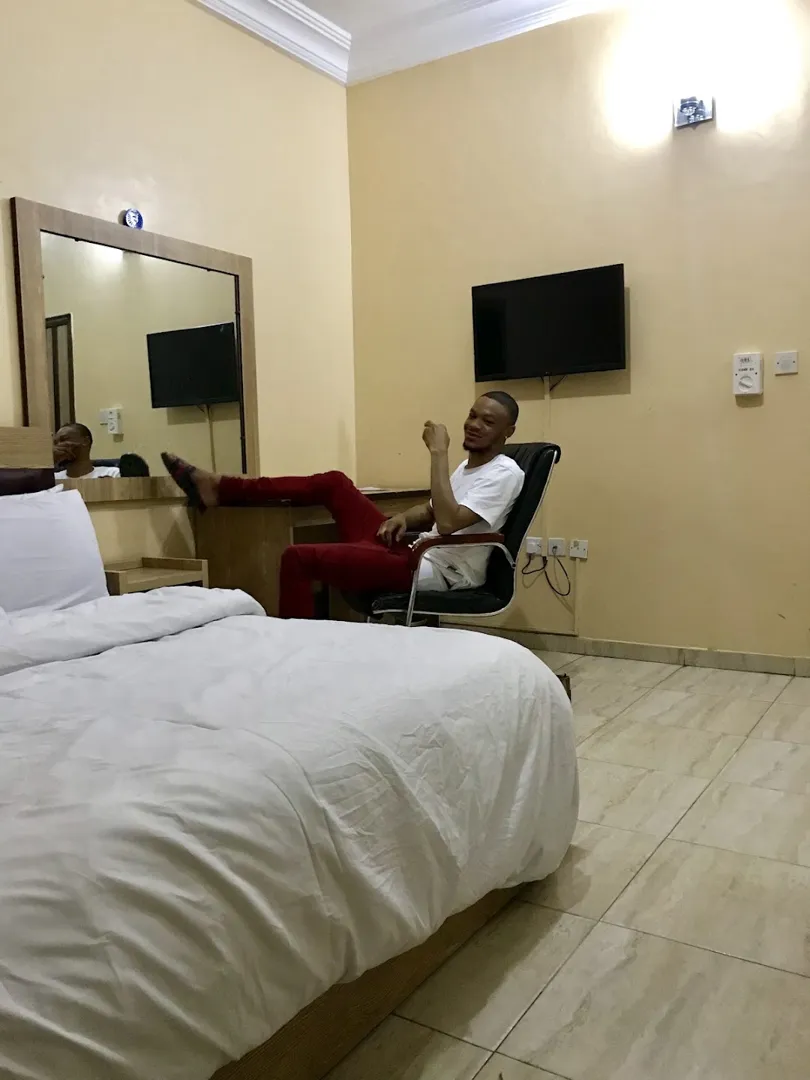 Pakas Hotel and Suites 2