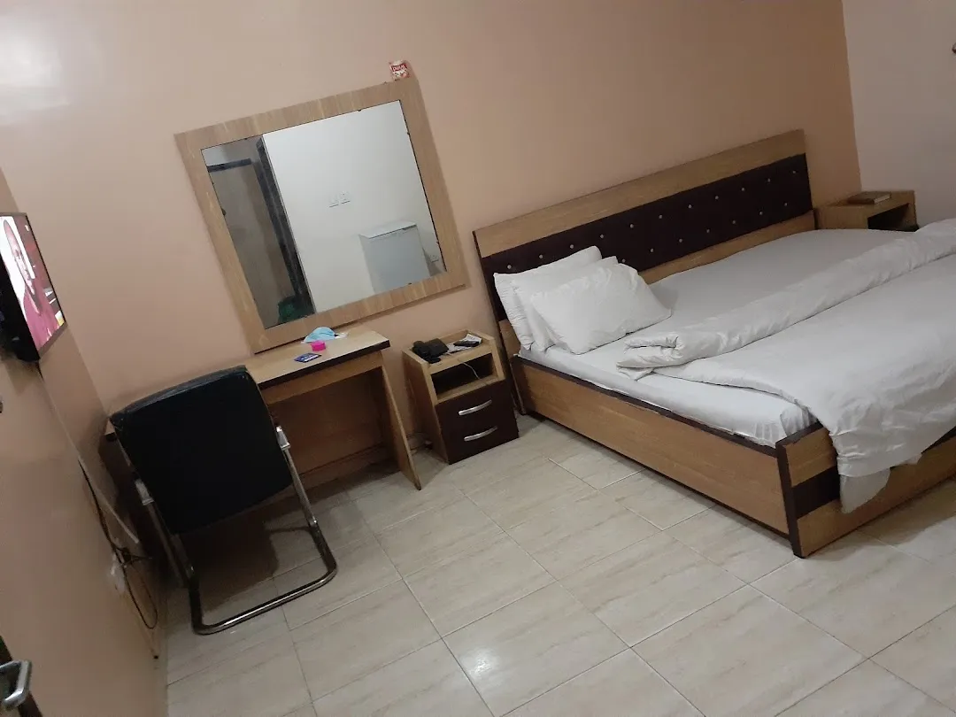 Pakas Hotel and Suites 3