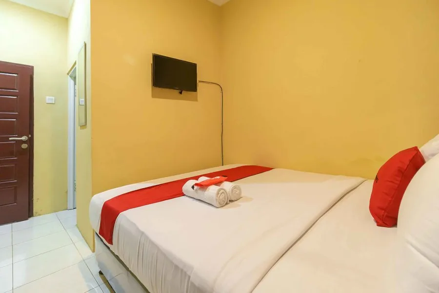 RedDoorz near Jam Gadang Syariah Bukit Tinggi 4
