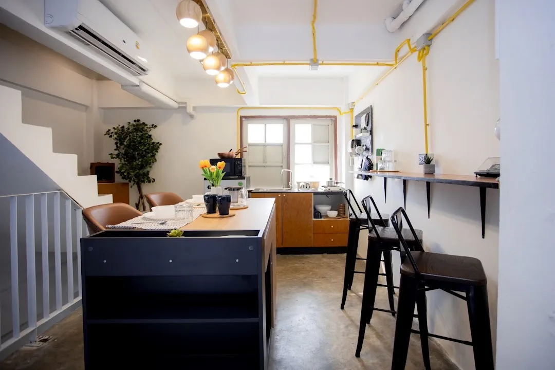 Nomad Plus Life Hostel Pattaya 5