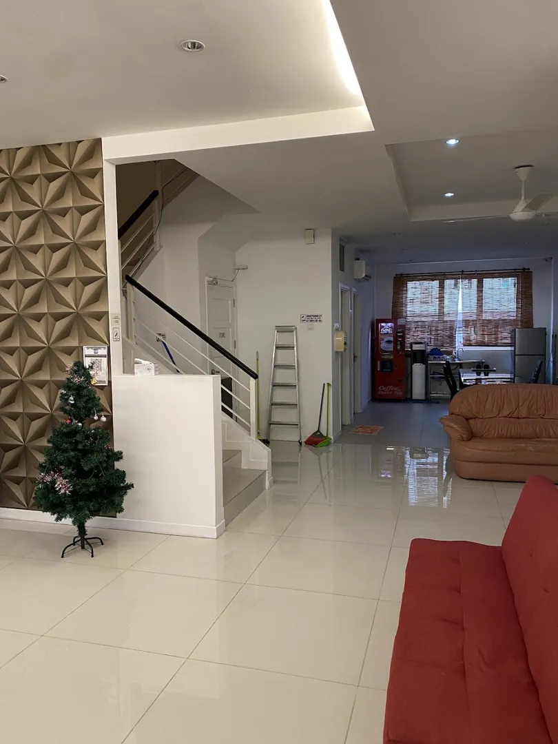 Island Hostel 5