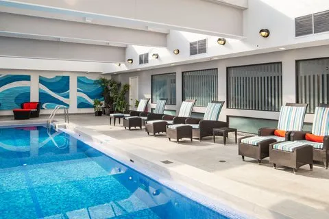 Delta Hotels by Marriott San Jose Aurola 5