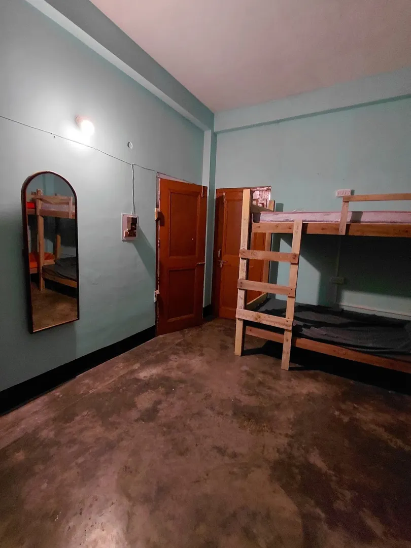The nomad's sarai backpackers hostel 4