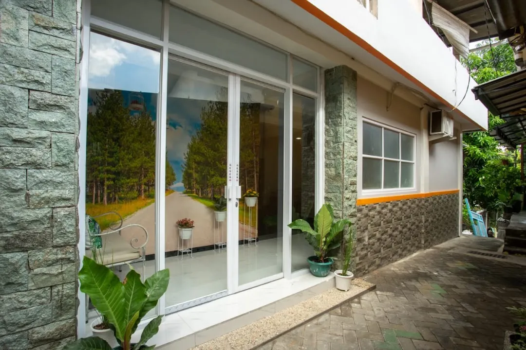Ndalem Kampung Budget Stay