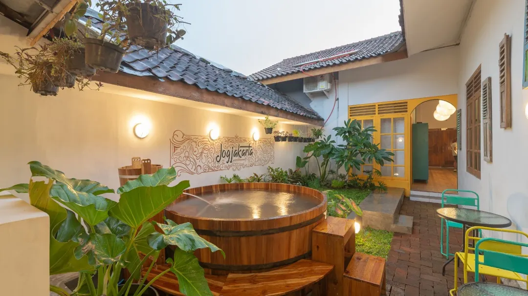 Wonderloft Hostel Jogja 4