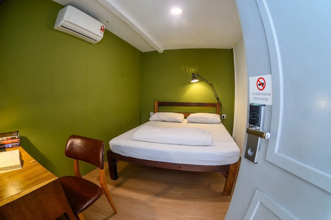 The Manor Hostel 2