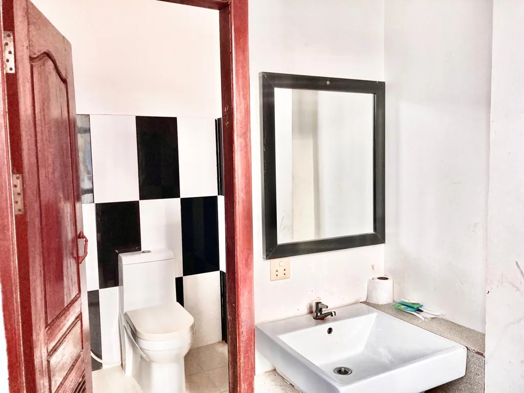 Garden Village Guesthouse & Pool Bar 4