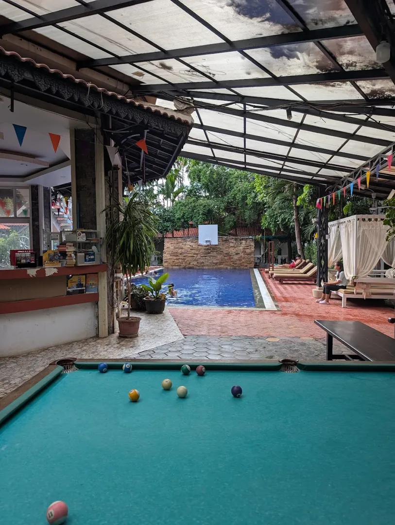 Garden Village Guesthouse & Pool Bar 5