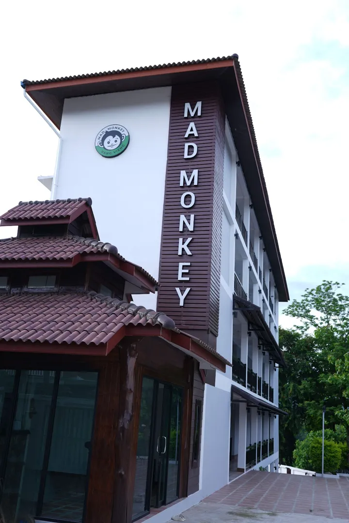 Mad Monkey Vang Vieng