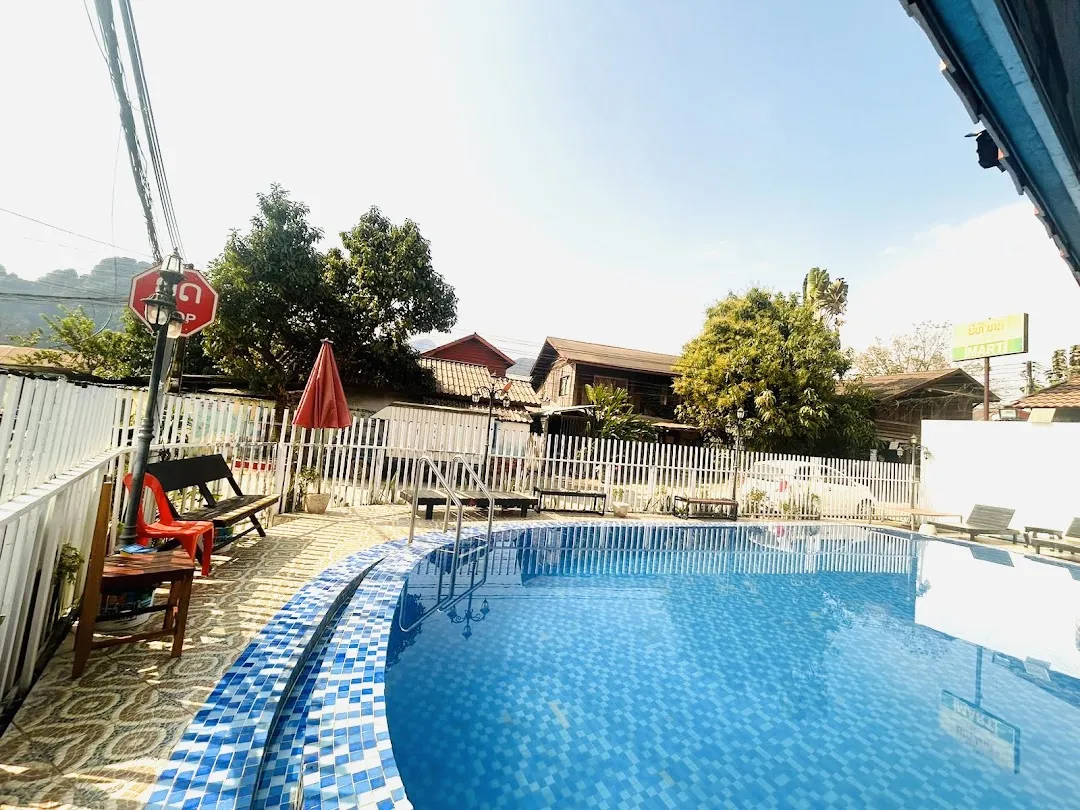 Vangvieng Rock Backpacker Rooftop Hostel 3