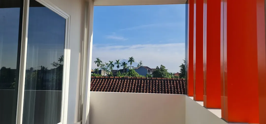 TERRA Guesthouse JEC Mitra RedDoorz